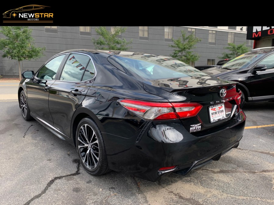 2018 Toyota Camry SE, available for sale in Peabody, Massachusetts | New Star Motors. Peabody, Massachusetts 2018 Toyota Camry SE, available for sale in Peabody, Massachusetts | New Star Motors. Peabody, Massachusetts