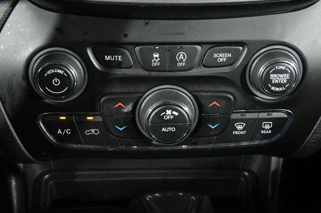 2019 Jeep Cherokee Limited w/ Safety Tech photo