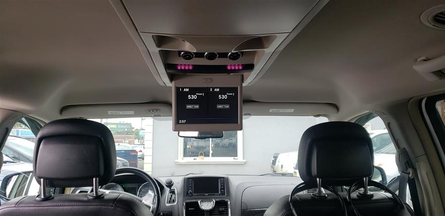 2016 Chrysler Town & Country 4dr Wgn Touring, available for sale in Little Ferry, New Jersey | Victoria Preowned Autos Inc. Little Ferry, New Jersey 2016 Chrysler Town & Country 4dr Wgn Touring, available for sale in Little Ferry, New Jersey | Victoria Preowned Autos Inc. Little Ferry, New Jersey