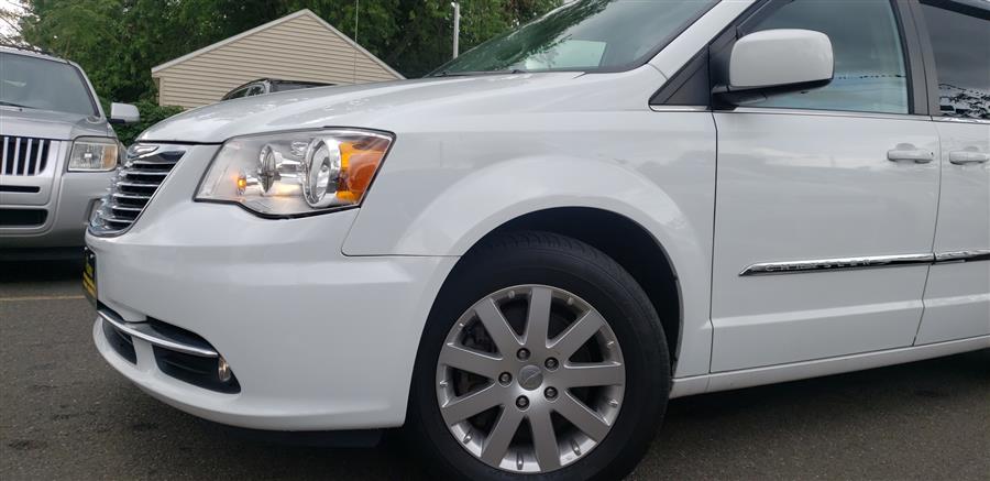2016 Chrysler Town & Country 4dr Wgn Touring, available for sale in Little Ferry, New Jersey | Victoria Preowned Autos Inc. Little Ferry, New Jersey 2016 Chrysler Town & Country 4dr Wgn Touring, available for sale in Little Ferry, New Jersey | Victoria Preowned Autos Inc. Little Ferry, New Jersey