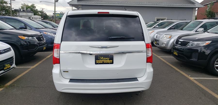 2016 Chrysler Town & Country 4dr Wgn Touring, available for sale in Little Ferry, New Jersey | Victoria Preowned Autos Inc. Little Ferry, New Jersey 2016 Chrysler Town & Country 4dr Wgn Touring, available for sale in Little Ferry, New Jersey | Victoria Preowned Autos Inc. Little Ferry, New Jersey