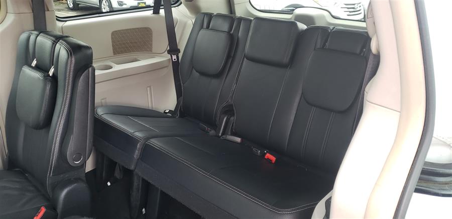 2016 Chrysler Town & Country 4dr Wgn Touring, available for sale in Little Ferry, New Jersey | Victoria Preowned Autos Inc. Little Ferry, New Jersey 2016 Chrysler Town & Country 4dr Wgn Touring, available for sale in Little Ferry, New Jersey | Victoria Preowned Autos Inc. Little Ferry, New Jersey