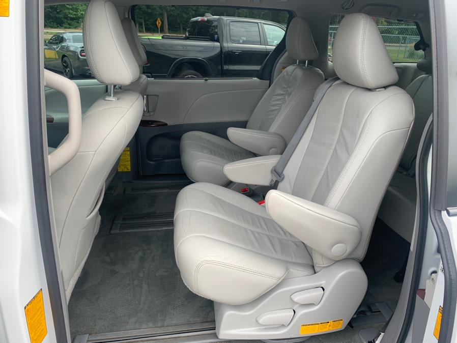 2014 Toyota Sienna 5dr 8-Pass Van V6 XLE FWD, available for sale in South Windsor, Connecticut | Mike And Tony Auto Sales, Inc. South Windsor, Connecticut 2014 Toyota Sienna 5dr 8-Pass Van V6 XLE FWD, available for sale in South Windsor, Connecticut | Mike And Tony Auto Sales, Inc. South Windsor, Connecticut