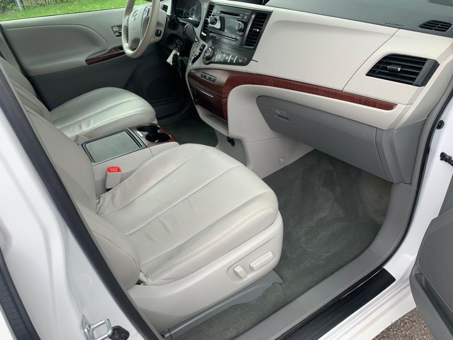 2014 Toyota Sienna 5dr 8-Pass Van V6 XLE FWD, available for sale in South Windsor, Connecticut | Mike And Tony Auto Sales, Inc. South Windsor, Connecticut 2014 Toyota Sienna 5dr 8-Pass Van V6 XLE FWD, available for sale in South Windsor, Connecticut | Mike And Tony Auto Sales, Inc. South Windsor, Connecticut