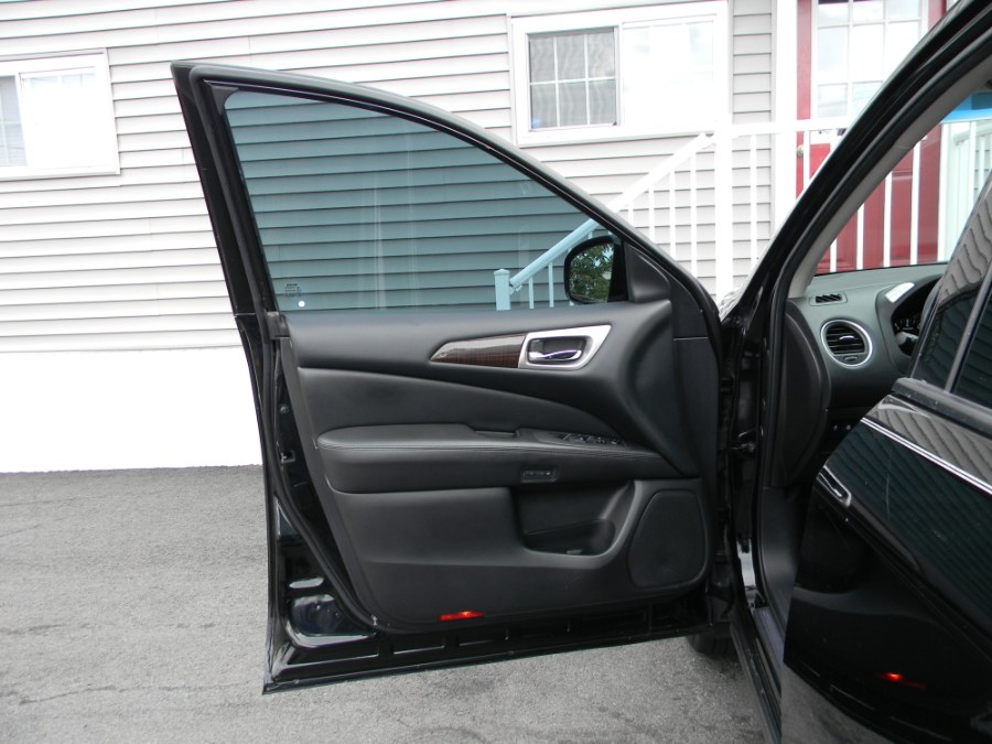 2014 Nissan Pathfinder 4WD 4dr Platinum, available for sale in Paterson, New Jersey | DZ Automall. Paterson, New Jersey 2014 Nissan Pathfinder 4WD 4dr Platinum, available for sale in Paterson, New Jersey | DZ Automall. Paterson, New Jersey