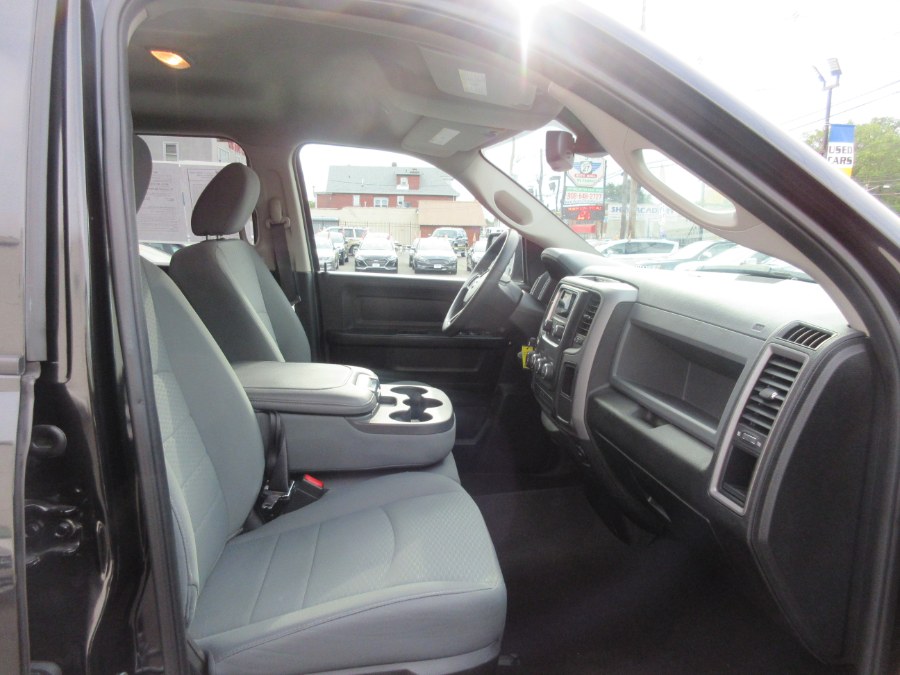 Used Ram 1500 Express 4x4 Quad Cab 6''4" Box 2018 | Route 27 Auto Mall. Linden, New Jersey Used Ram 1500 Express 4x4 Quad Cab 6''4" Box 2018 | Route 27 Auto Mall. Linden, New Jersey