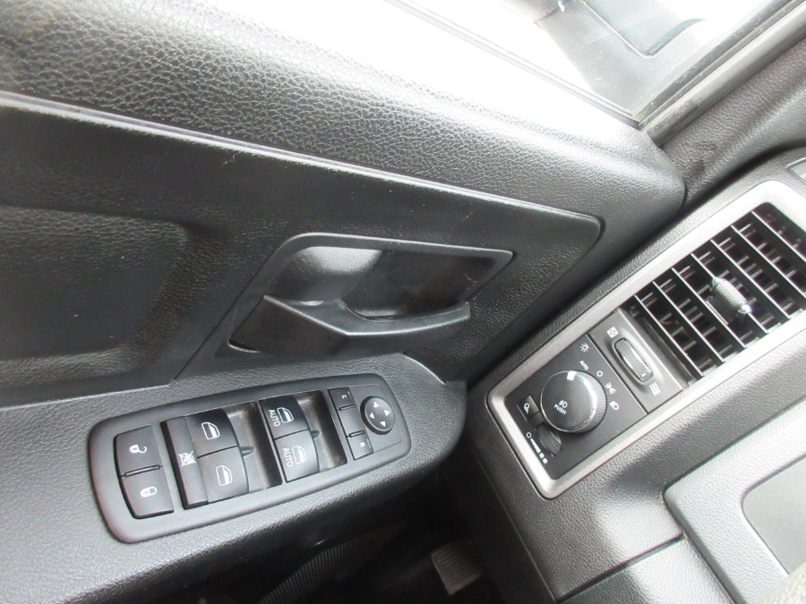 Used Ram 1500 Express 4x4 Quad Cab 6''4" Box 2018 | Route 27 Auto Mall. Linden, New Jersey Used Ram 1500 Express 4x4 Quad Cab 6''4" Box 2018 | Route 27 Auto Mall. Linden, New Jersey