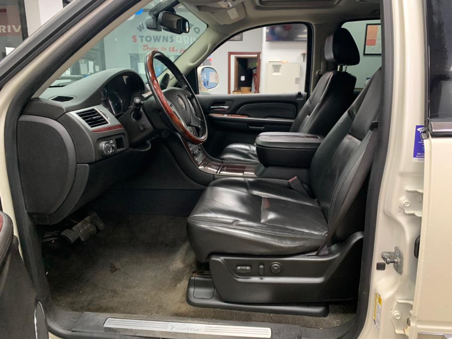 2009 Cadillac Escalade AWD 4dr, available for sale in Inwood, New York | 5 Towns Drive. Inwood, New York 2009 Cadillac Escalade AWD 4dr, available for sale in Inwood, New York | 5 Towns Drive. Inwood, New York