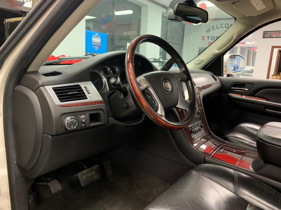 2009 Cadillac Escalade AWD 4dr, available for sale in Inwood, New York | 5 Towns Drive. Inwood, New York 2009 Cadillac Escalade AWD 4dr, available for sale in Inwood, New York | 5 Towns Drive. Inwood, New York