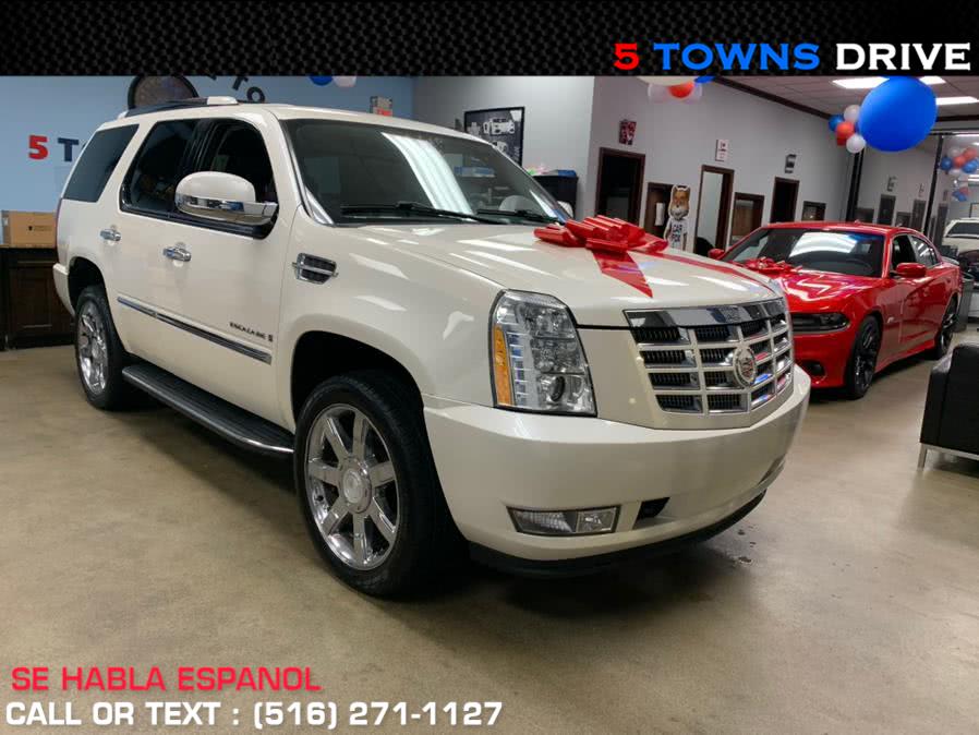 2009 Cadillac Escalade AWD 4dr, available for sale in Inwood, New York | 5 Towns Drive. Inwood, New York