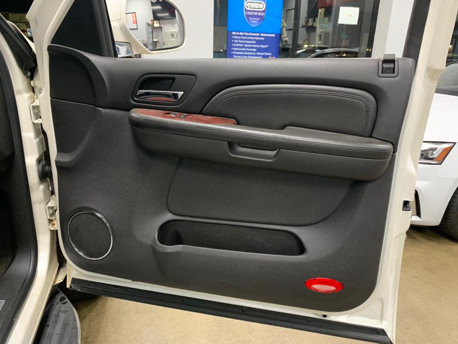 2009 Cadillac Escalade AWD 4dr, available for sale in Inwood, New York | 5 Towns Drive. Inwood, New York 2009 Cadillac Escalade AWD 4dr, available for sale in Inwood, New York | 5 Towns Drive. Inwood, New York