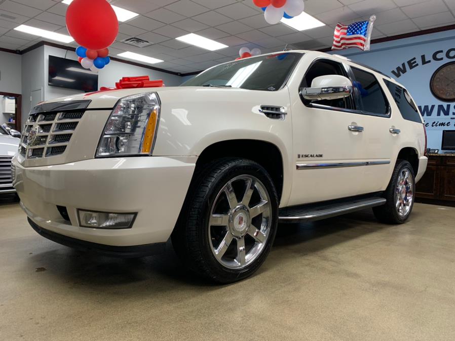 2009 Cadillac Escalade AWD 4dr, available for sale in Inwood, New York | 5 Towns Drive. Inwood, New York 2009 Cadillac Escalade AWD 4dr, available for sale in Inwood, New York | 5 Towns Drive. Inwood, New York