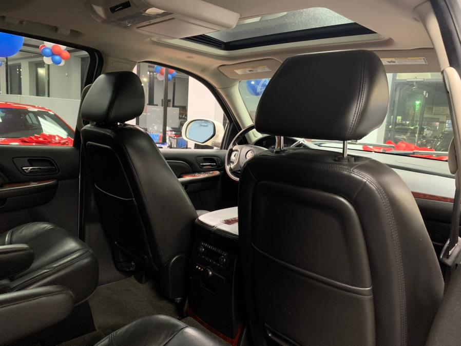 2009 Cadillac Escalade AWD 4dr, available for sale in Inwood, New York | 5 Towns Drive. Inwood, New York 2009 Cadillac Escalade AWD 4dr, available for sale in Inwood, New York | 5 Towns Drive. Inwood, New York