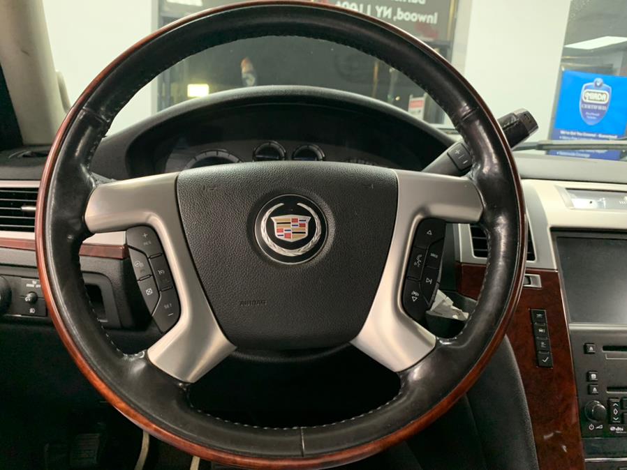 2009 Cadillac Escalade AWD 4dr, available for sale in Inwood, New York | 5 Towns Drive. Inwood, New York 2009 Cadillac Escalade AWD 4dr, available for sale in Inwood, New York | 5 Towns Drive. Inwood, New York