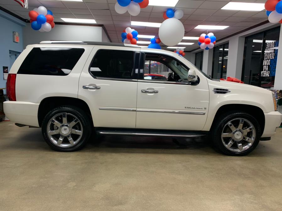 2009 Cadillac Escalade AWD 4dr, available for sale in Inwood, New York | 5 Towns Drive. Inwood, New York 2009 Cadillac Escalade AWD 4dr, available for sale in Inwood, New York | 5 Towns Drive. Inwood, New York
