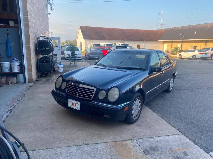 1998 Mercedes-Benz E-Class 4dr Sdn 3.0L Diesel, available for sale in Wallingford, Connecticut | Vertucci Automotive Inc. Wallingford, Connecticut