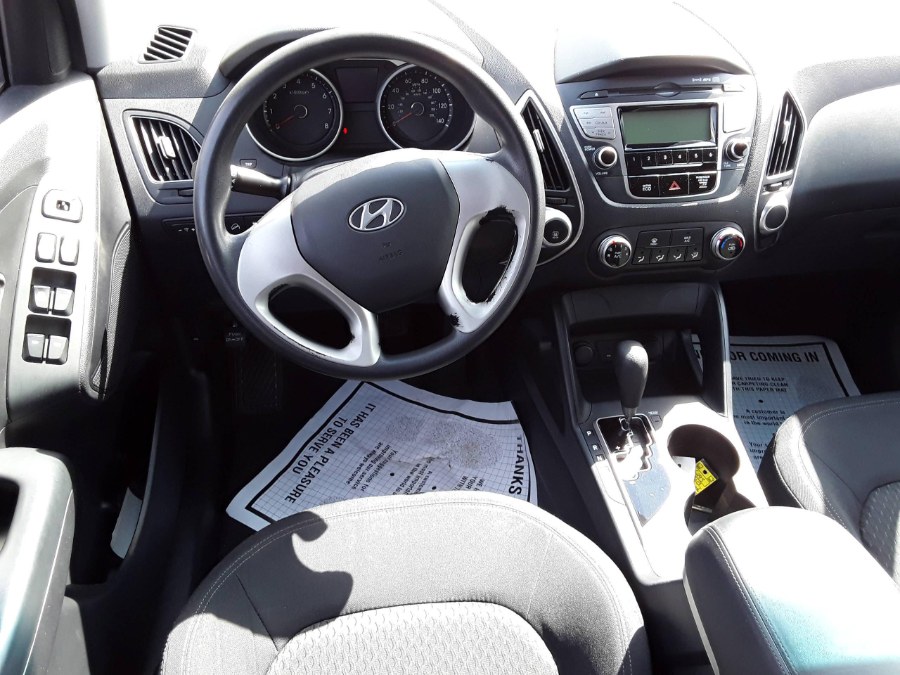 2013 Hyundai Tucson FWD 4dr Auto GL, available for sale in Manchester, Connecticut | Best Auto Sales LLC. Manchester, Connecticut 2013 Hyundai Tucson FWD 4dr Auto GL, available for sale in Manchester, Connecticut | Best Auto Sales LLC. Manchester, Connecticut