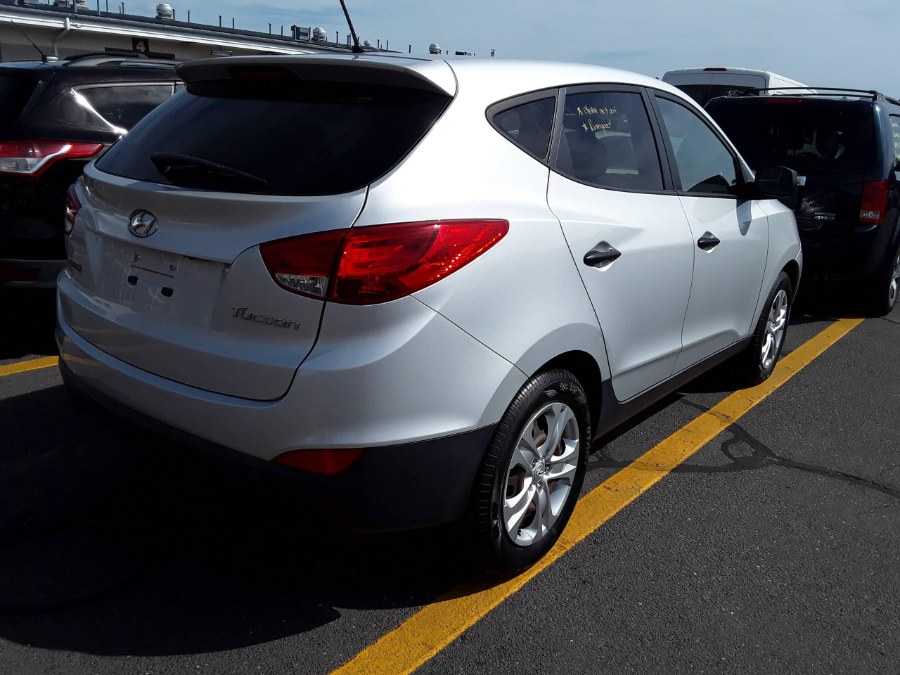 2013 Hyundai Tucson FWD 4dr Auto GL, available for sale in Manchester, Connecticut | Best Auto Sales LLC. Manchester, Connecticut 2013 Hyundai Tucson FWD 4dr Auto GL, available for sale in Manchester, Connecticut | Best Auto Sales LLC. Manchester, Connecticut