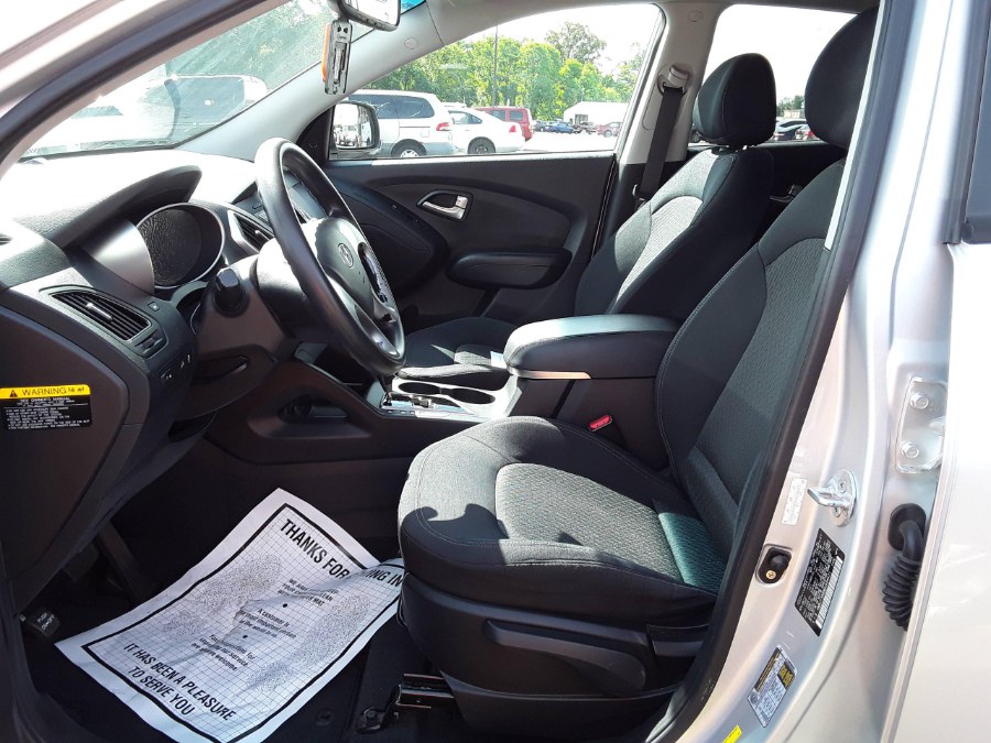 2013 Hyundai Tucson FWD 4dr Auto GL, available for sale in Manchester, Connecticut | Best Auto Sales LLC. Manchester, Connecticut 2013 Hyundai Tucson FWD 4dr Auto GL, available for sale in Manchester, Connecticut | Best Auto Sales LLC. Manchester, Connecticut