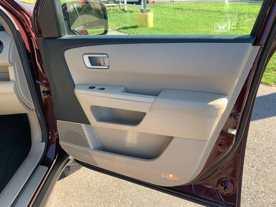 2010 Honda Pilot 4WD 4dr EX-L, available for sale in South Windsor, Connecticut | Mike And Tony Auto Sales, Inc. South Windsor, Connecticut 2010 Honda Pilot 4WD 4dr EX-L, available for sale in South Windsor, Connecticut | Mike And Tony Auto Sales, Inc. South Windsor, Connecticut