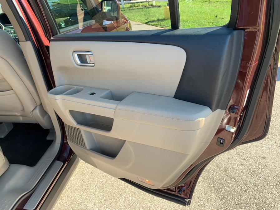 2010 Honda Pilot 4WD 4dr EX-L, available for sale in South Windsor, Connecticut | Mike And Tony Auto Sales, Inc. South Windsor, Connecticut 2010 Honda Pilot 4WD 4dr EX-L, available for sale in South Windsor, Connecticut | Mike And Tony Auto Sales, Inc. South Windsor, Connecticut
