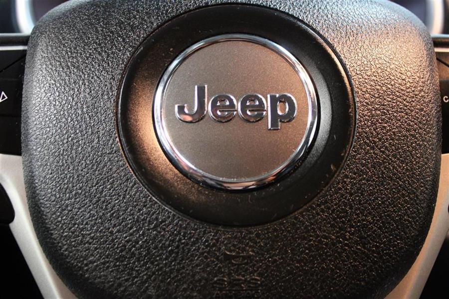 2018 Jeep Cherokee LATITUDE PLUS, available for sale in Paterson, New Jersey | Fast Track Motors. Paterson, New Jersey 2018 Jeep Cherokee LATITUDE PLUS, available for sale in Paterson, New Jersey | Fast Track Motors. Paterson, New Jersey