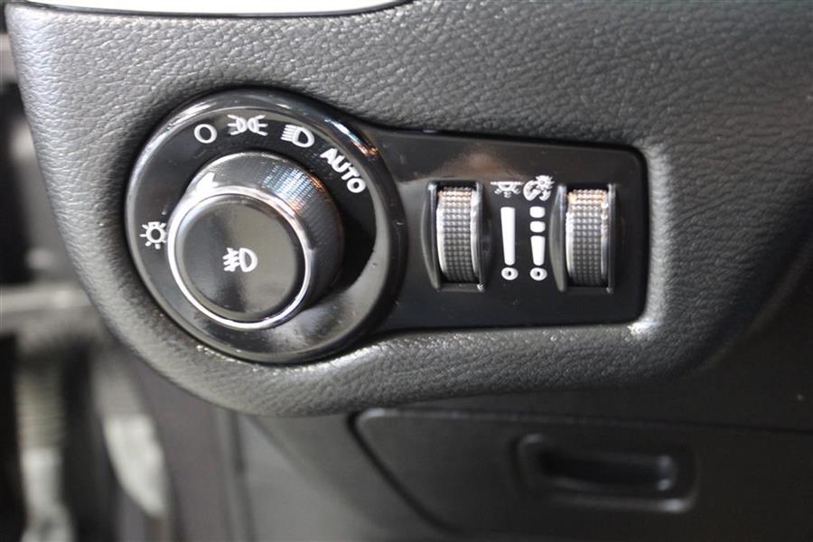 2018 Jeep Cherokee LATITUDE PLUS, available for sale in Paterson, New Jersey | Fast Track Motors. Paterson, New Jersey 2018 Jeep Cherokee LATITUDE PLUS, available for sale in Paterson, New Jersey | Fast Track Motors. Paterson, New Jersey