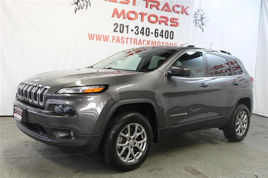 2018 Jeep Cherokee LATITUDE PLUS, available for sale in Paterson, New Jersey | Fast Track Motors. Paterson, New Jersey 2018 Jeep Cherokee LATITUDE PLUS, available for sale in Paterson, New Jersey | Fast Track Motors. Paterson, New Jersey