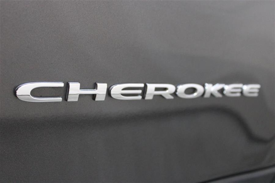 2018 Jeep Cherokee LATITUDE PLUS, available for sale in Paterson, New Jersey | Fast Track Motors. Paterson, New Jersey 2018 Jeep Cherokee LATITUDE PLUS, available for sale in Paterson, New Jersey | Fast Track Motors. Paterson, New Jersey