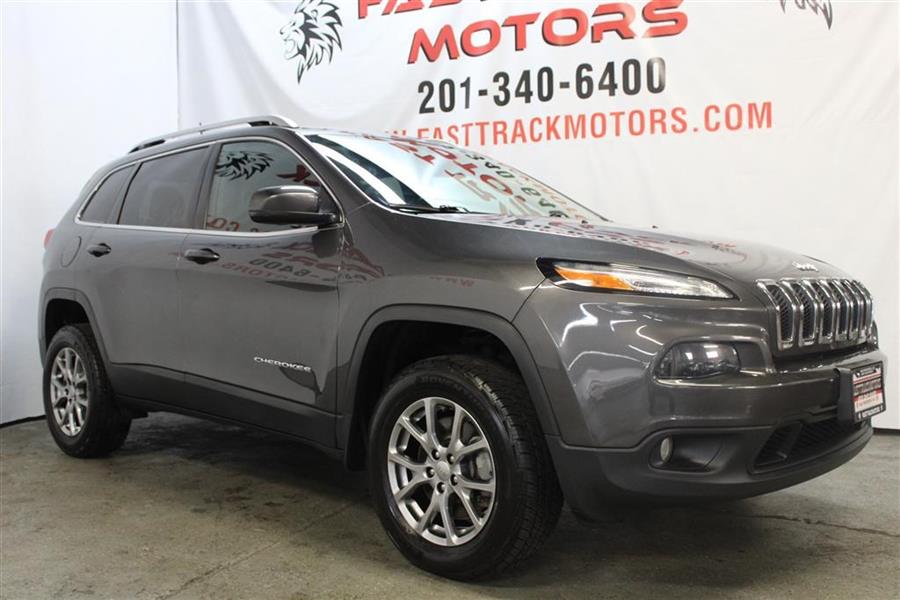 2018 Jeep Cherokee LATITUDE PLUS, available for sale in Paterson, New Jersey | Fast Track Motors. Paterson, New Jersey 2018 Jeep Cherokee LATITUDE PLUS, available for sale in Paterson, New Jersey | Fast Track Motors. Paterson, New Jersey