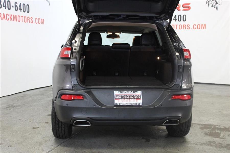 2018 Jeep Cherokee LATITUDE PLUS, available for sale in Paterson, New Jersey | Fast Track Motors. Paterson, New Jersey 2018 Jeep Cherokee LATITUDE PLUS, available for sale in Paterson, New Jersey | Fast Track Motors. Paterson, New Jersey