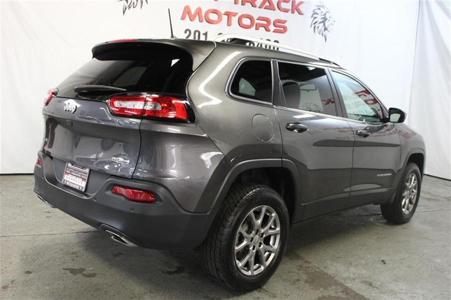 2018 Jeep Cherokee LATITUDE PLUS, available for sale in Paterson, New Jersey | Fast Track Motors. Paterson, New Jersey 2018 Jeep Cherokee LATITUDE PLUS, available for sale in Paterson, New Jersey | Fast Track Motors. Paterson, New Jersey