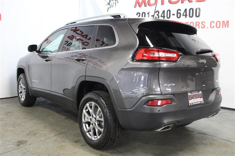 2018 Jeep Cherokee LATITUDE PLUS, available for sale in Paterson, New Jersey | Fast Track Motors. Paterson, New Jersey 2018 Jeep Cherokee LATITUDE PLUS, available for sale in Paterson, New Jersey | Fast Track Motors. Paterson, New Jersey