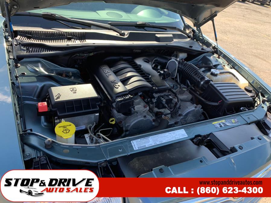 2006 Chrysler 300 4dr Sdn 300 Touring AWD, available for sale in East Windsor, Connecticut | Stop & Drive Auto Sales. East Windsor, Connecticut 2006 Chrysler 300 4dr Sdn 300 Touring AWD, available for sale in East Windsor, Connecticut | Stop & Drive Auto Sales. East Windsor, Connecticut