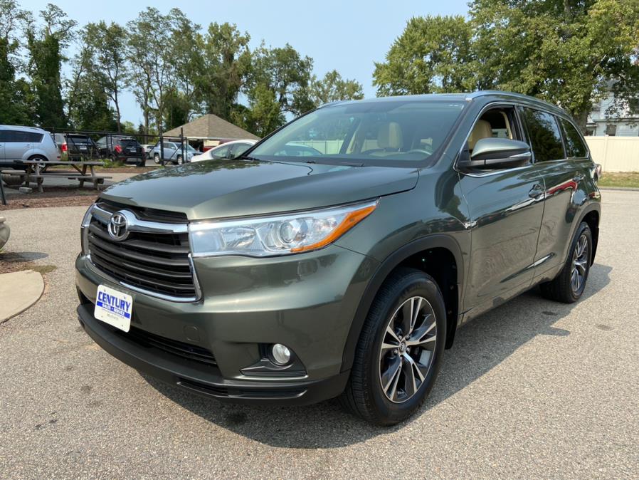 2016 Toyota Highlander AWD 4dr V6 XLE (Natl), available for sale in East Windsor, Connecticut | Century Auto And Truck. East Windsor, Connecticut