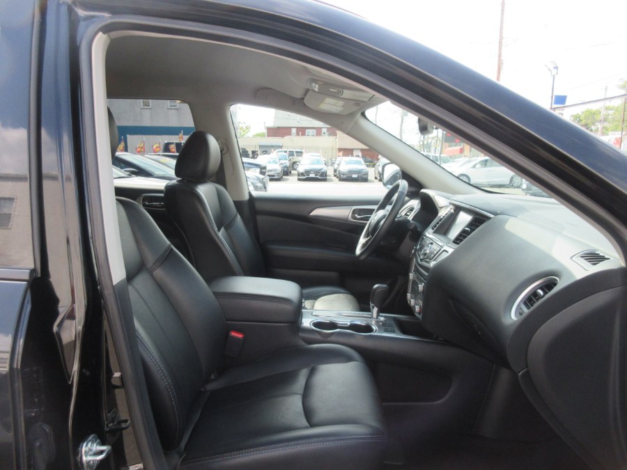 2019 Nissan Pathfinder FWD SL, available for sale in Linden, New Jersey | Route 27 Auto Mall. Linden, New Jersey 2019 Nissan Pathfinder FWD SL, available for sale in Linden, New Jersey | Route 27 Auto Mall. Linden, New Jersey