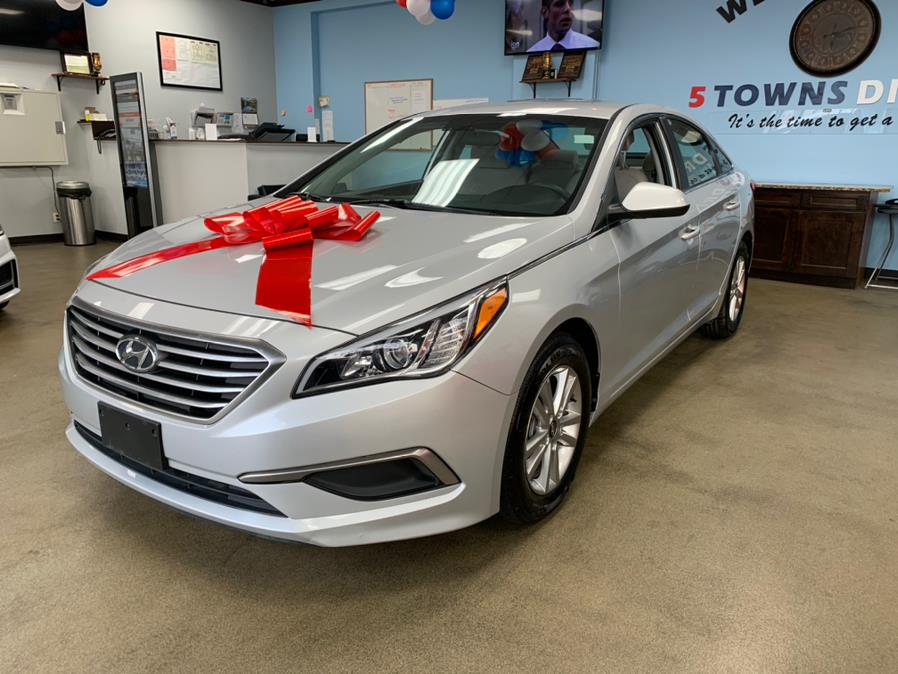 2017 Hyundai Sonata SE 2.4L, available for sale in Inwood, New York | 5 Towns Drive. Inwood, New York 2017 Hyundai Sonata SE 2.4L, available for sale in Inwood, New York | 5 Towns Drive. Inwood, New York