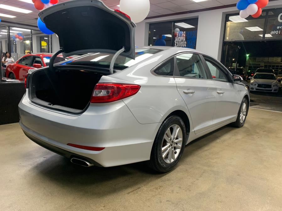 2017 Hyundai Sonata SE 2.4L, available for sale in Inwood, New York | 5 Towns Drive. Inwood, New York 2017 Hyundai Sonata SE 2.4L, available for sale in Inwood, New York | 5 Towns Drive. Inwood, New York