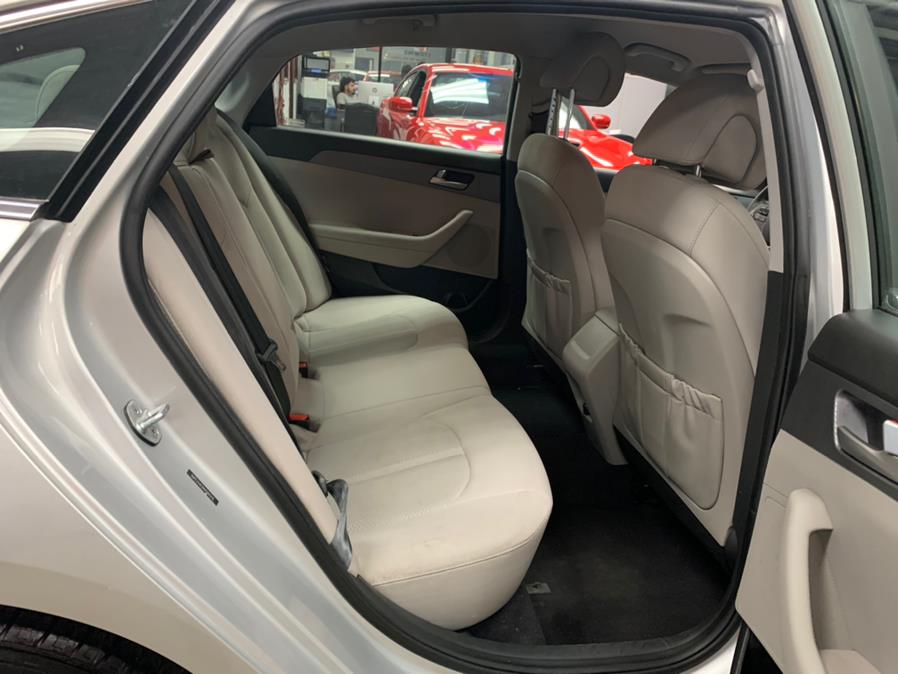 2017 Hyundai Sonata SE 2.4L, available for sale in Inwood, New York | 5 Towns Drive. Inwood, New York 2017 Hyundai Sonata SE 2.4L, available for sale in Inwood, New York | 5 Towns Drive. Inwood, New York