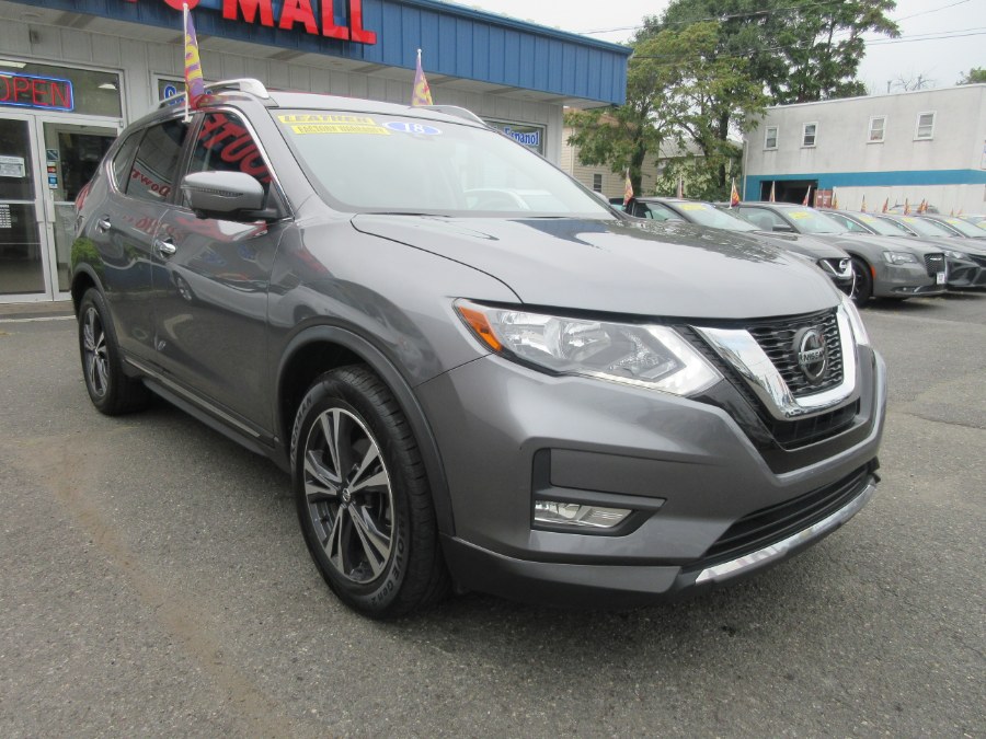 The 2018 Nissan Rogue FWD SL