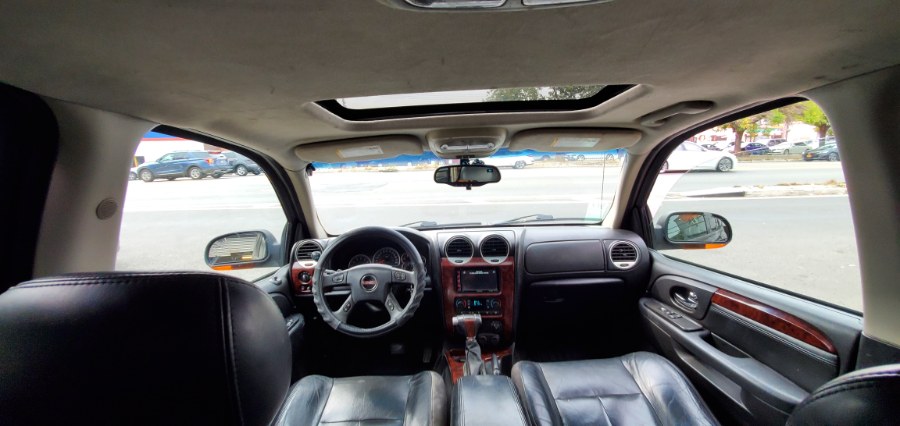Used GMC Envoy 4dr 4WD SLT 2005 | Rubber Bros Auto World. Brooklyn, New York Used GMC Envoy 4dr 4WD SLT 2005 | Rubber Bros Auto World. Brooklyn, New York