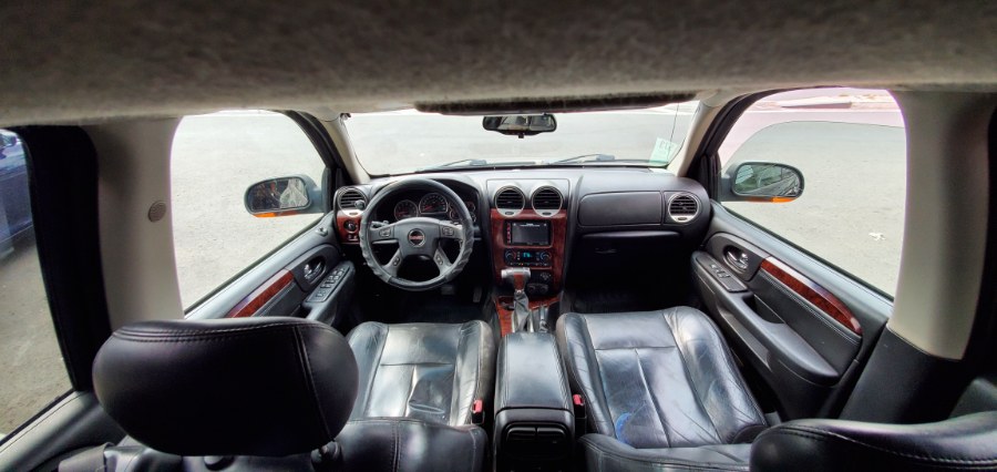 Used GMC Envoy 4dr 4WD SLT 2005 | Rubber Bros Auto World. Brooklyn, New York Used GMC Envoy 4dr 4WD SLT 2005 | Rubber Bros Auto World. Brooklyn, New York