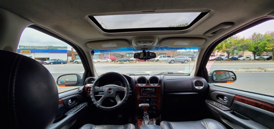 Used GMC Envoy 4dr 4WD SLT 2005 | Rubber Bros Auto World. Brooklyn, New York Used GMC Envoy 4dr 4WD SLT 2005 | Rubber Bros Auto World. Brooklyn, New York