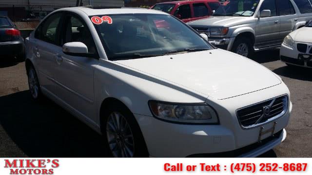 2009 Volvo S40 4dr Sdn 2.4L FWD w/Sunroof, available for sale in Stratford, Connecticut | Mike's Motors LLC. Stratford, Connecticut