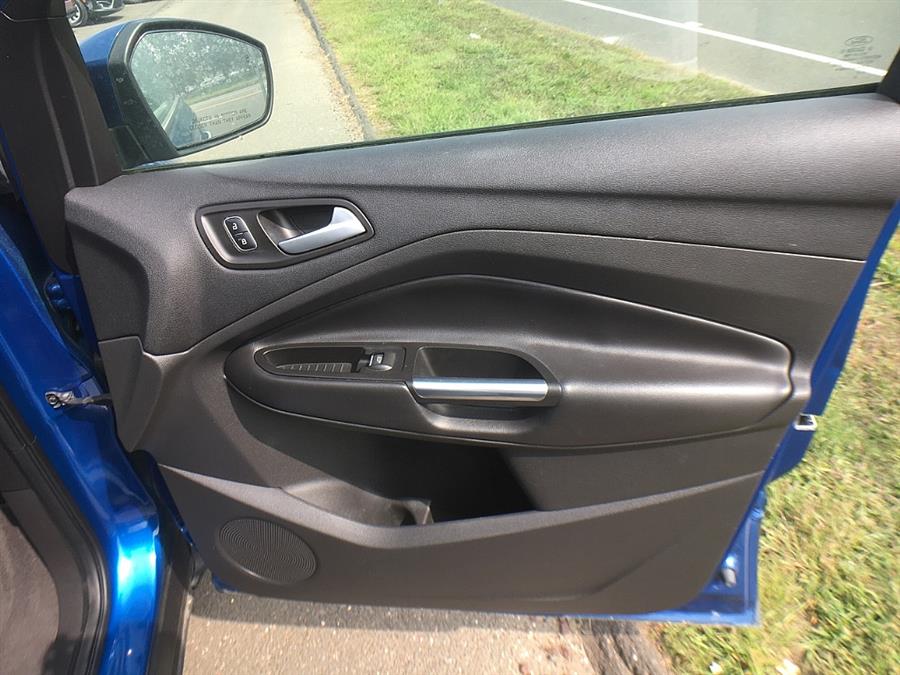 Used Ford Escape Titanium 4WD 2017 | Smart Buy Auto Sales, LLC. Wallingford, Connecticut Used Ford Escape Titanium 4WD 2017 | Smart Buy Auto Sales, LLC. Wallingford, Connecticut