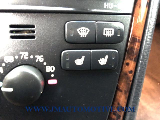 2005 Volvo Xc70 2.5L Turbo AWD w/Sunroof, available for sale in Naugatuck, Connecticut | J&M Automotive Sls&Svc LLC. Naugatuck, Connecticut 2005 Volvo Xc70 2.5L Turbo AWD w/Sunroof, available for sale in Naugatuck, Connecticut | J&M Automotive Sls&Svc LLC. Naugatuck, Connecticut