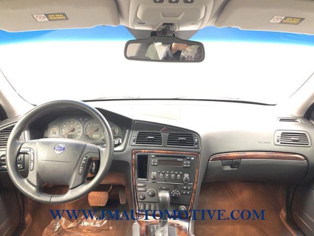 2005 Volvo Xc70 2.5L Turbo AWD w/Sunroof, available for sale in Naugatuck, Connecticut | J&M Automotive Sls&Svc LLC. Naugatuck, Connecticut 2005 Volvo Xc70 2.5L Turbo AWD w/Sunroof, available for sale in Naugatuck, Connecticut | J&M Automotive Sls&Svc LLC. Naugatuck, Connecticut