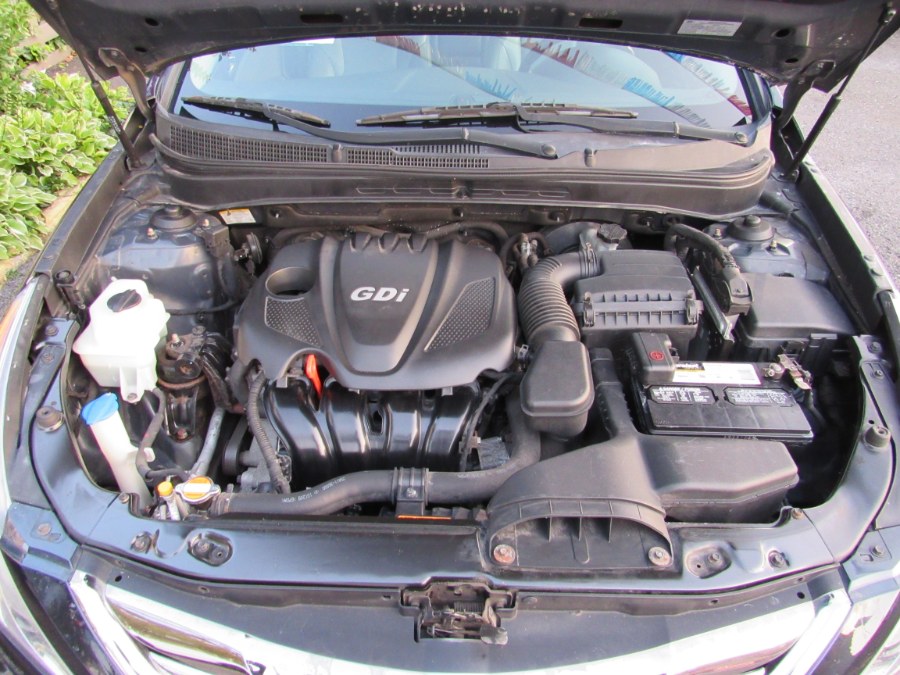 2011 Hyundai Sonata 4dr Sdn 2.4L Auto SE, available for sale in Middle Village, New York | Road Masters II INC. Middle Village, New York 2011 Hyundai Sonata 4dr Sdn 2.4L Auto SE, available for sale in Middle Village, New York | Road Masters II INC. Middle Village, New York
