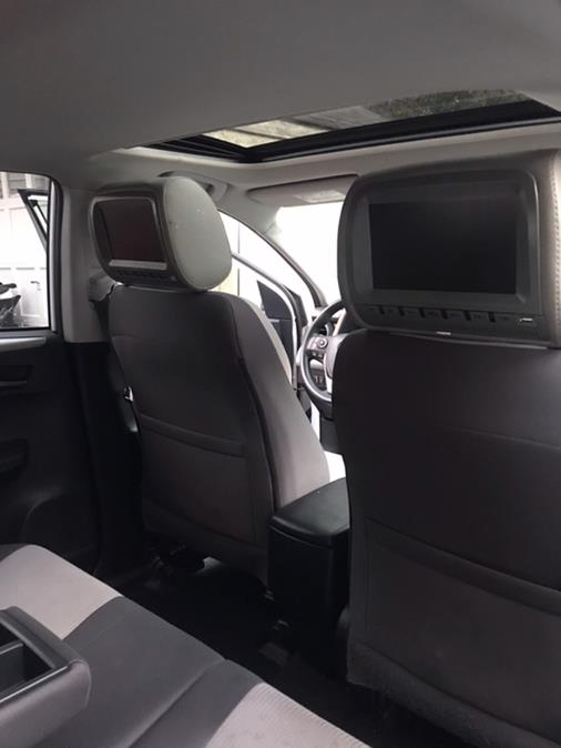 Used Toyota RAV4 AWD 4dr XLE (Natl) 2015 | CarMart Auto Services. Farmingdale, New York Used Toyota RAV4 AWD 4dr XLE (Natl) 2015 | CarMart Auto Services. Farmingdale, New York