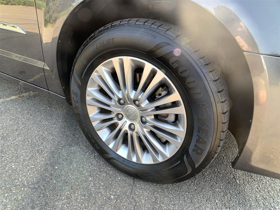 2014 Chrysler Town & Country 4dr Wgn Touring-L, available for sale in Stratford, Connecticut | Wiz Leasing Inc. Stratford, Connecticut 2014 Chrysler Town & Country 4dr Wgn Touring-L, available for sale in Stratford, Connecticut | Wiz Leasing Inc. Stratford, Connecticut